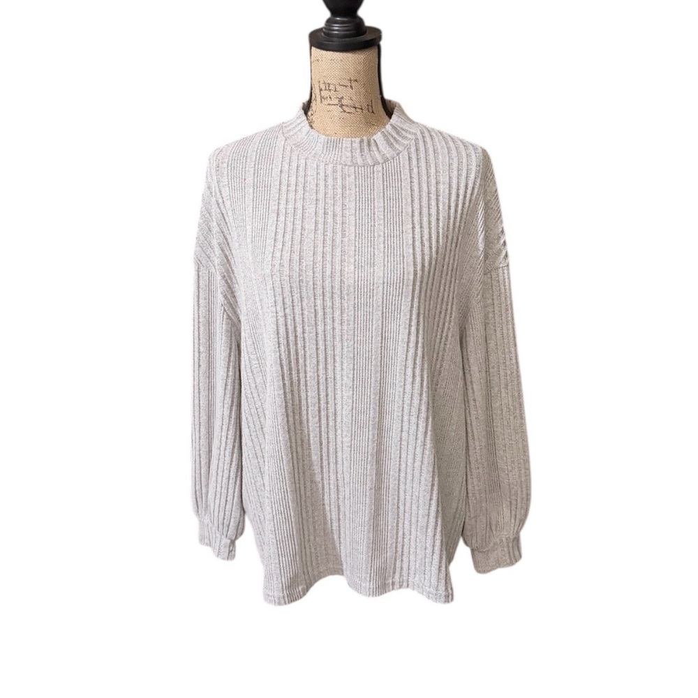 BloomChic Light Gray‎ Ribbed Sweater